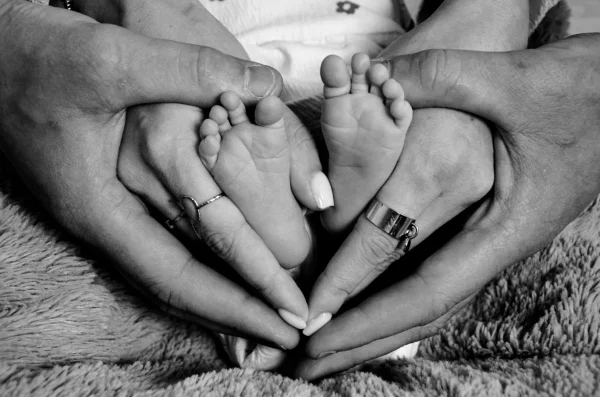 photo naissance noir et blanc